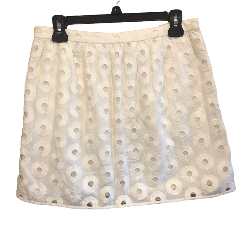 Club Monaco Mini Skirt Ivory/White Embroidered Circle Pattern Size 8